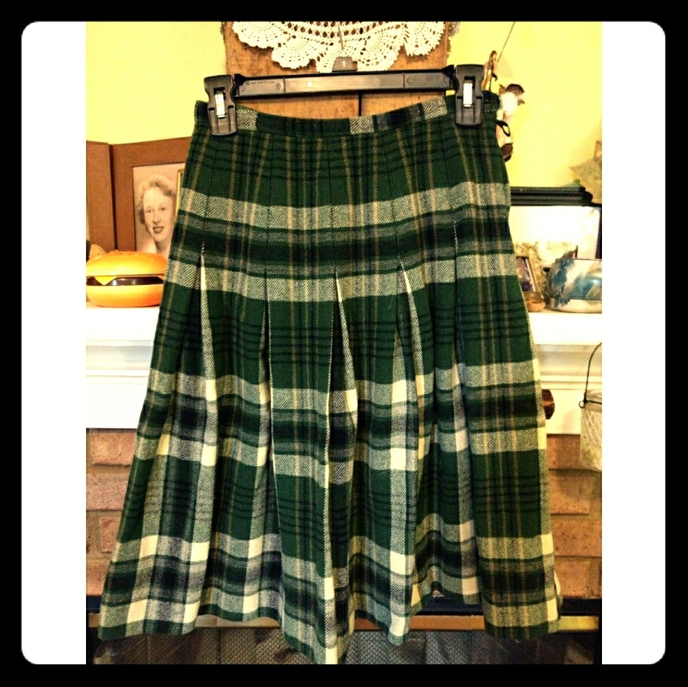 True Vintage Wool Green Plaid Pleated Skirt